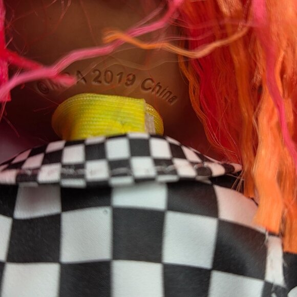 LOL Surprise OMG Neonlicious 2019 Fashion Doll With Accessories - Picture 3 of 8